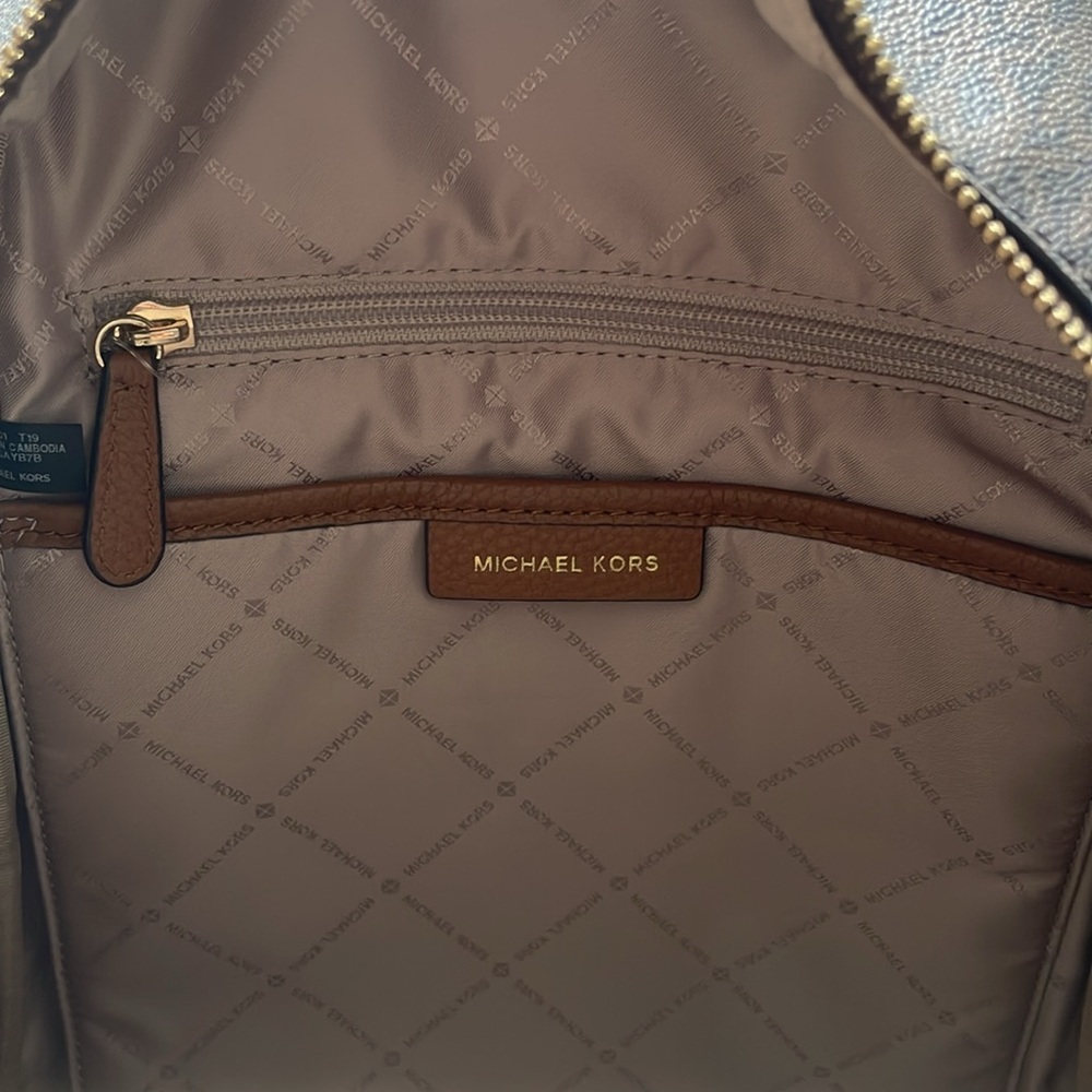 Michael Kors Large Abbey Backpack - Picture 9 of 11